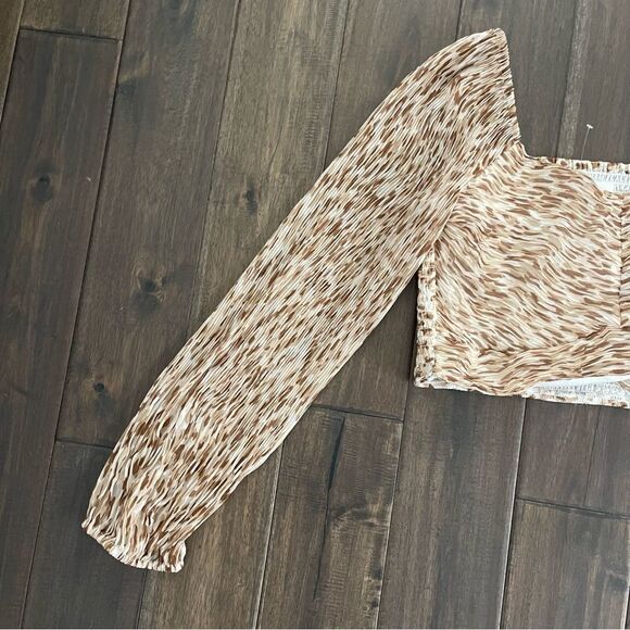 Japna Tan Animal Print Long Sleeve Crop Top Jr. L NWT - Picture 2 of 7